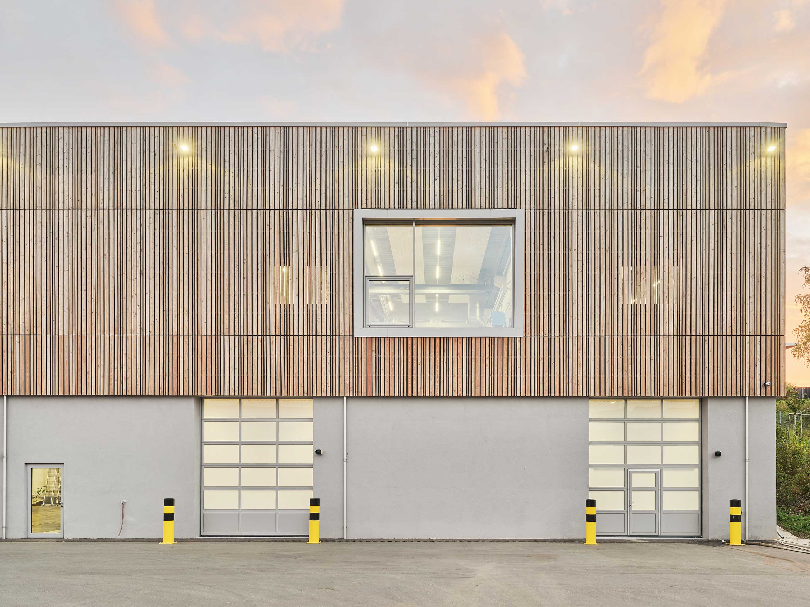 Strassenmeisterei_Tauberbischofsheim_Fahrzeughalle_PLANUNGXGRUPPE_Architekten